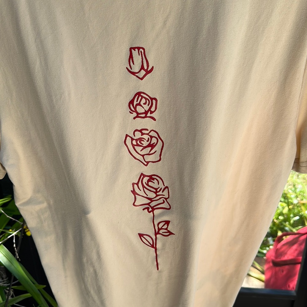 Men Retro Rose Print graphic crew neck t shirt medium